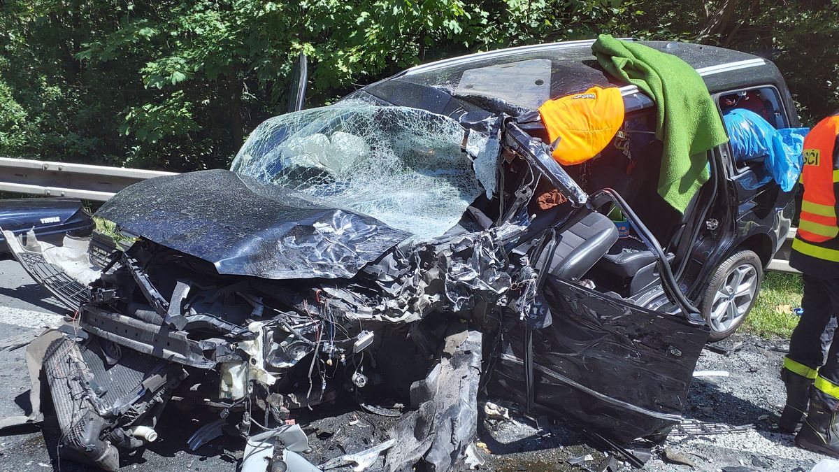 Na Svitavsku se srazila dodávka s autem, šest zraněných včetně dětí